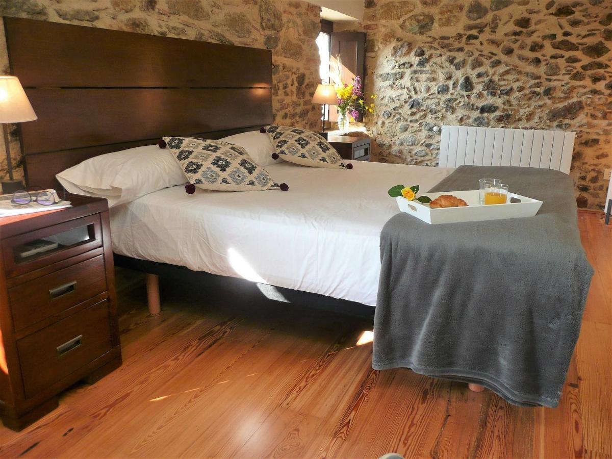 Monells - Casa Rural - Can Felip Exterior foto